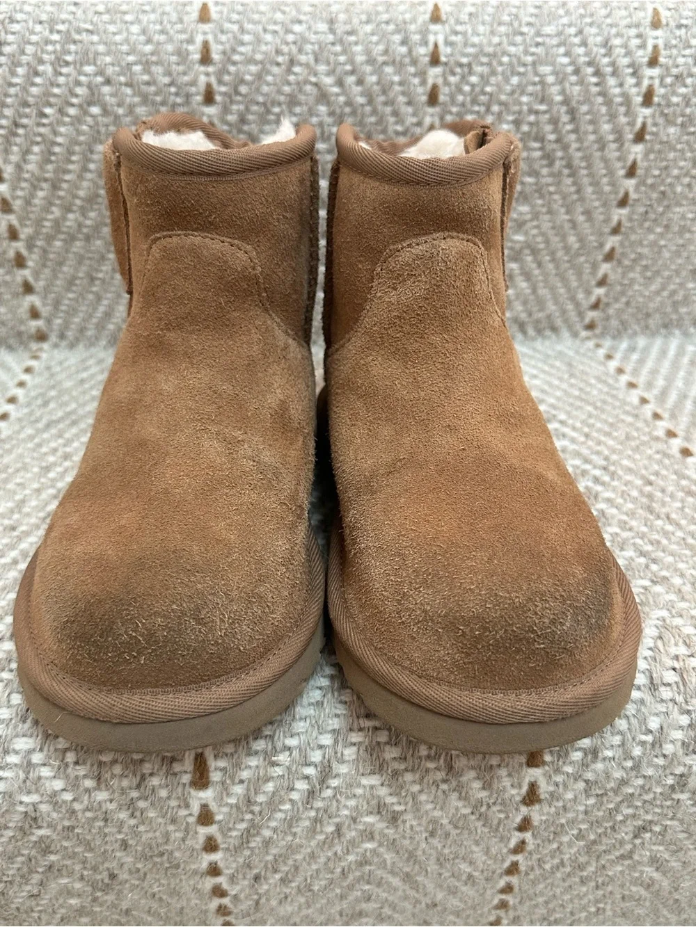 UGG classic mini